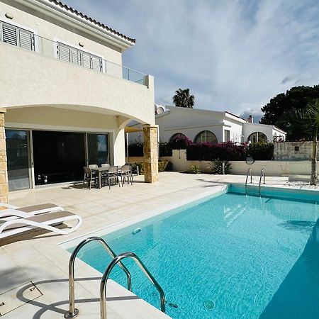 Coral Bay Beach Villa Paphos 外观 照片