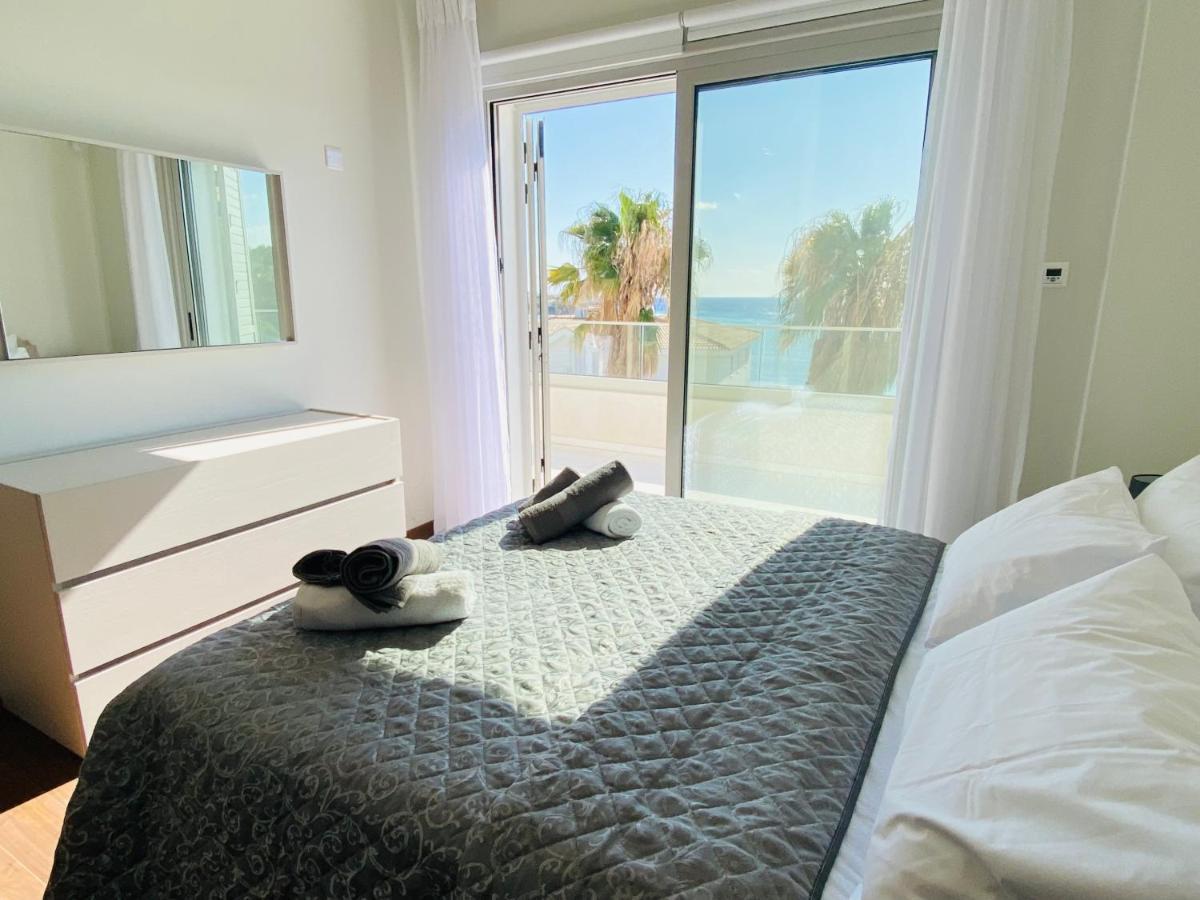 Coral Bay Beach Villa Paphos 外观 照片