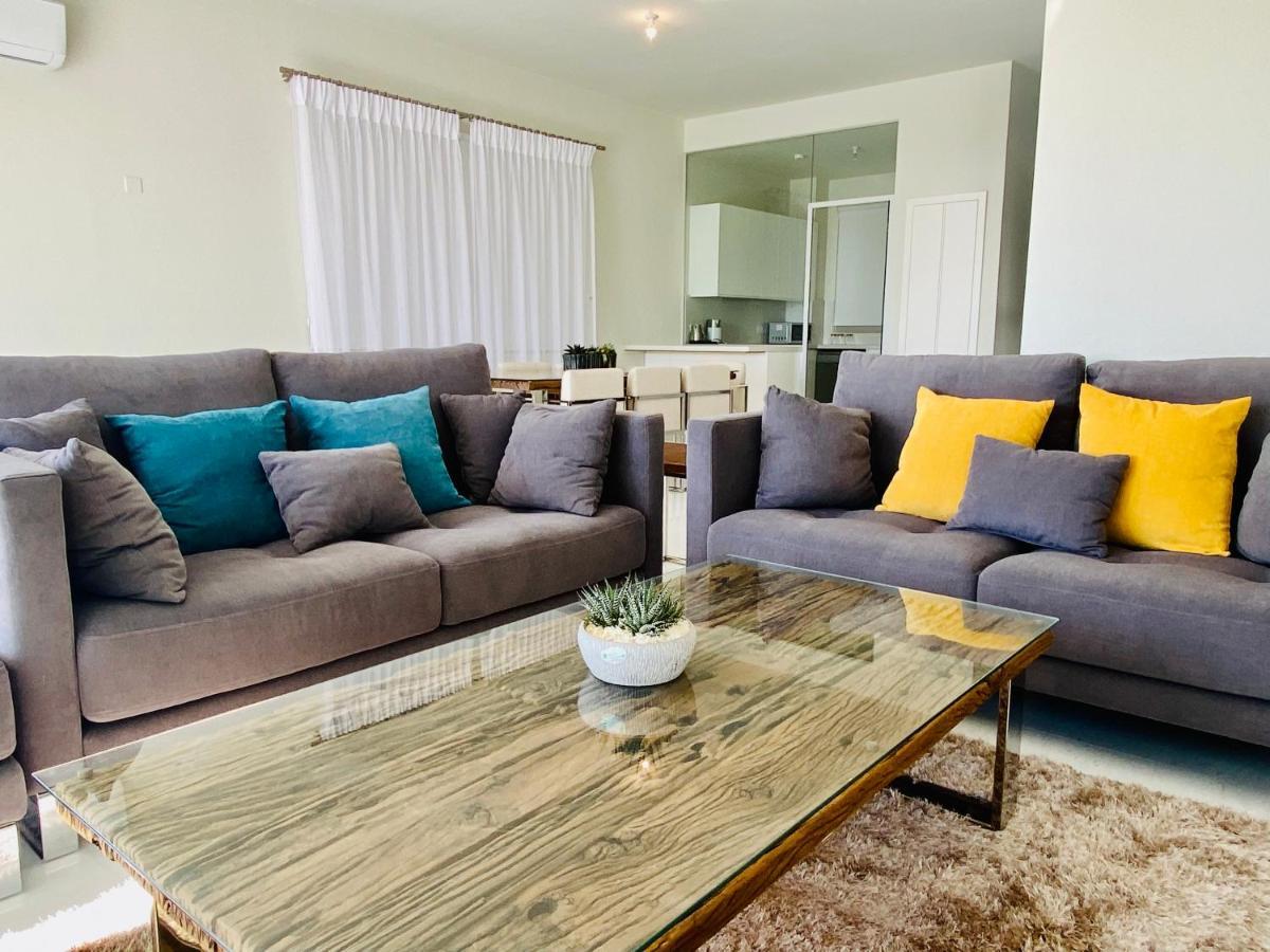 Coral Bay Beach Villa Paphos 外观 照片