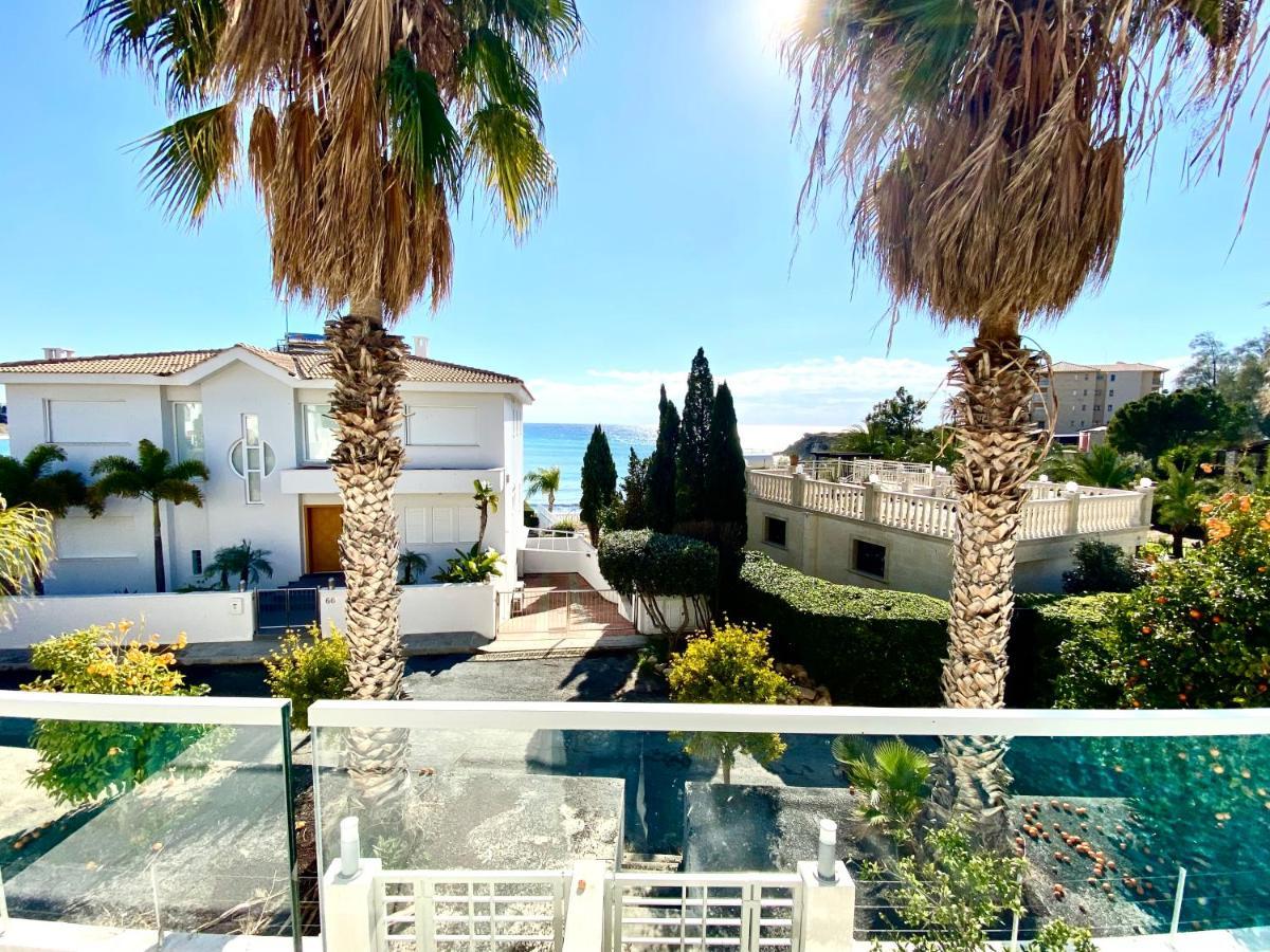 Coral Bay Beach Villa Paphos 外观 照片
