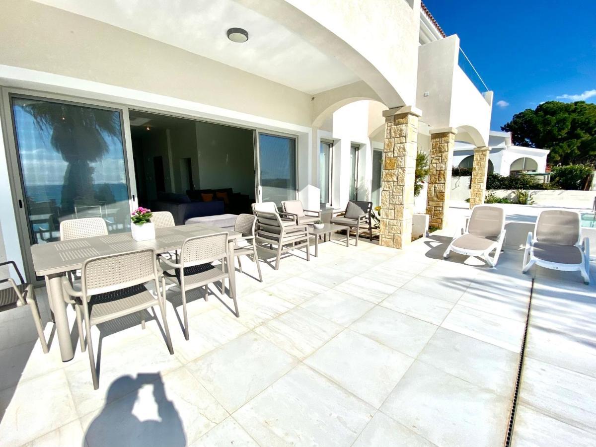 Coral Bay Beach Villa Paphos 外观 照片