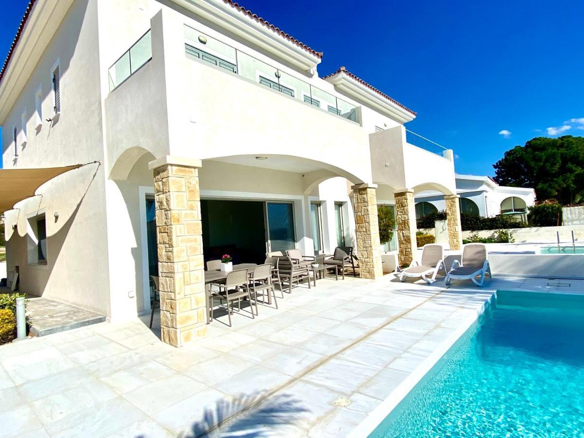 Coral Bay Beach Villa Paphos 外观 照片