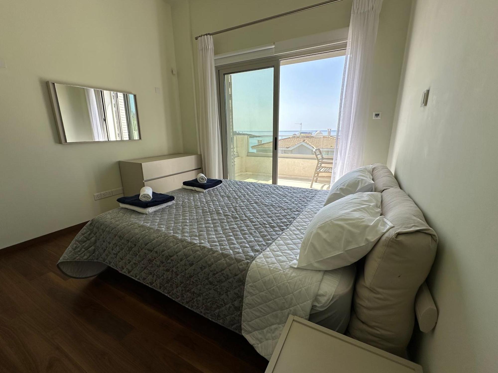 Coral Bay Beach Villa Paphos 外观 照片