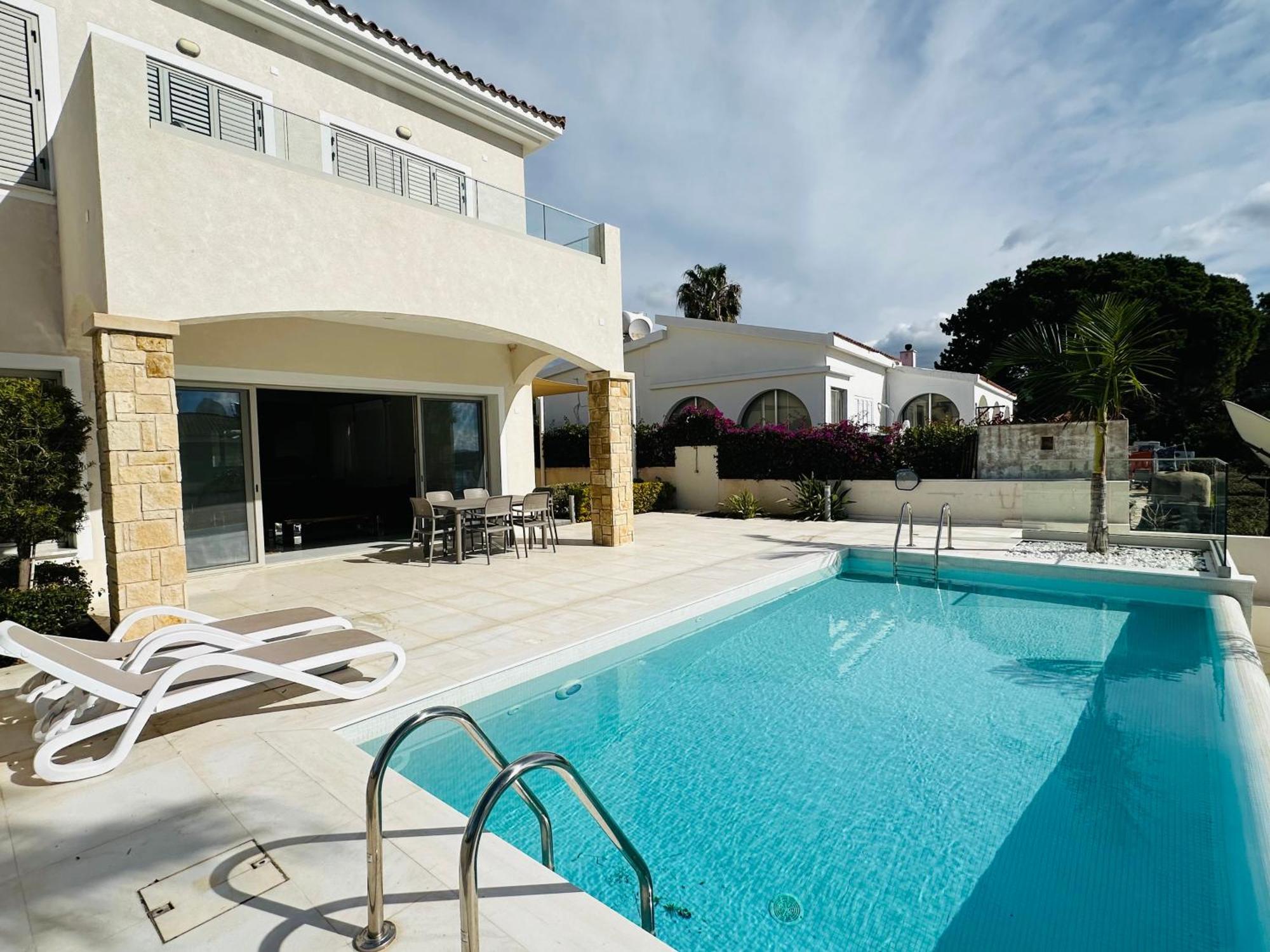 Coral Bay Beach Villa Paphos 外观 照片