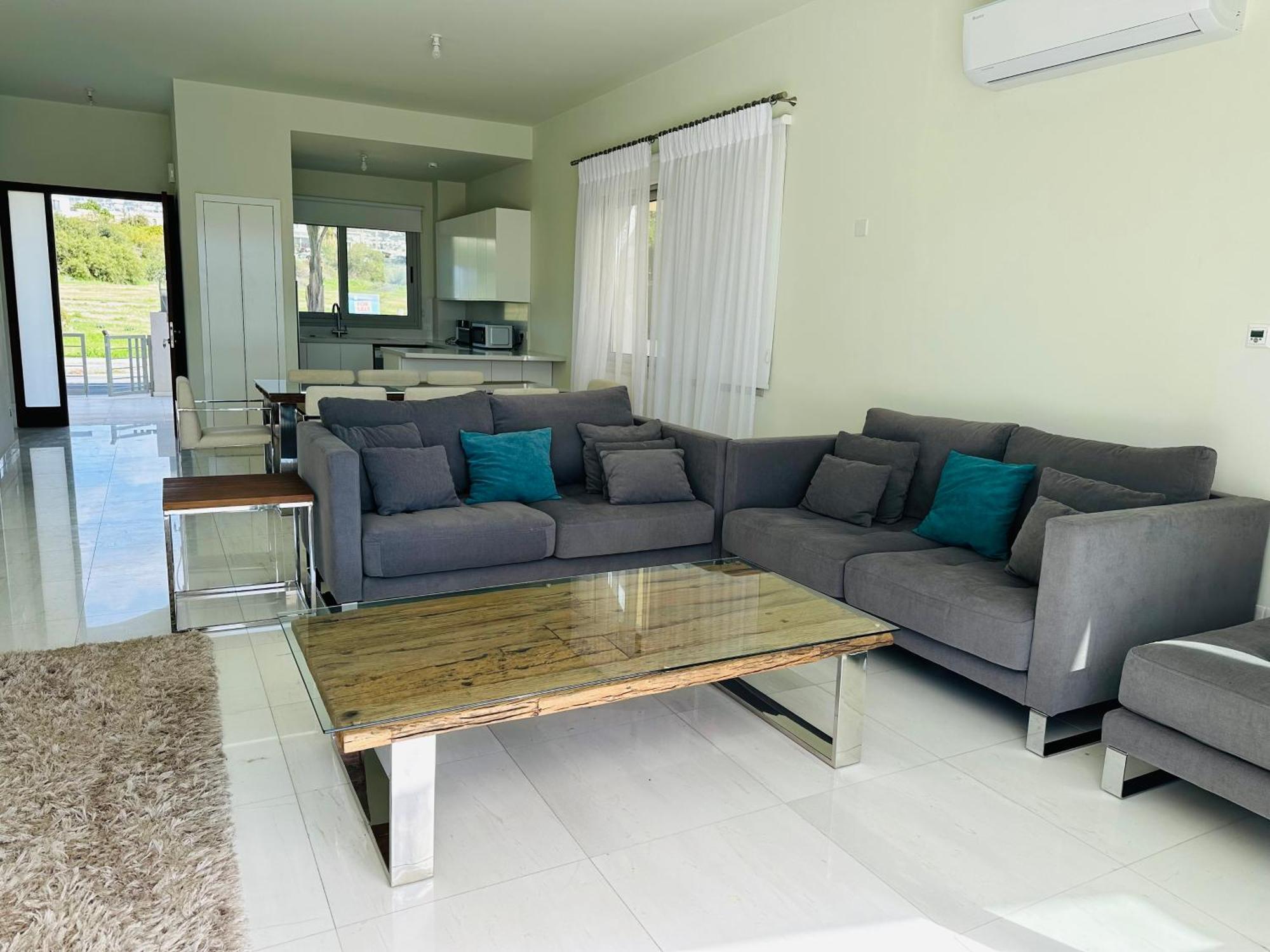 Coral Bay Beach Villa Paphos 外观 照片