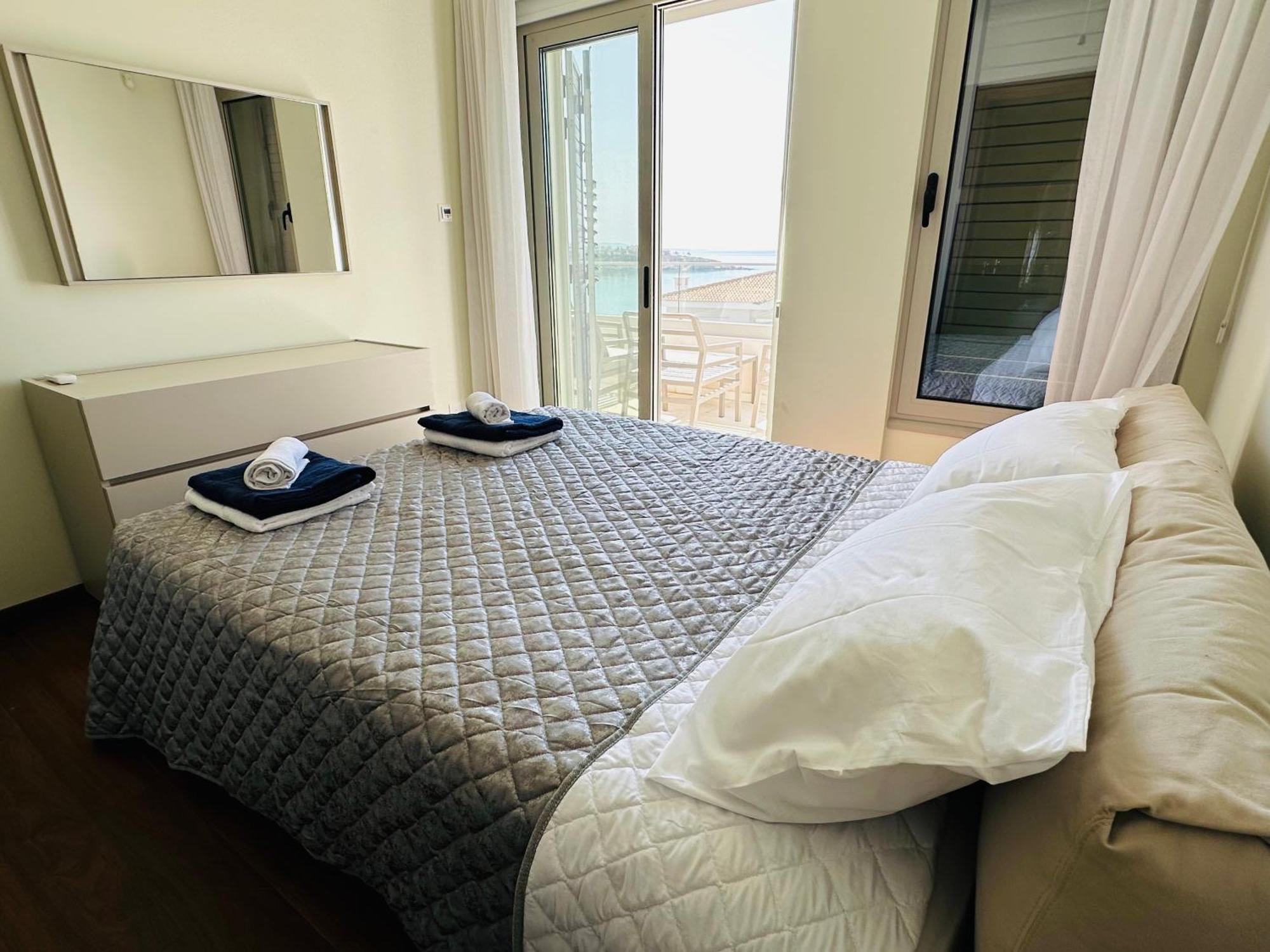 Coral Bay Beach Villa Paphos 外观 照片