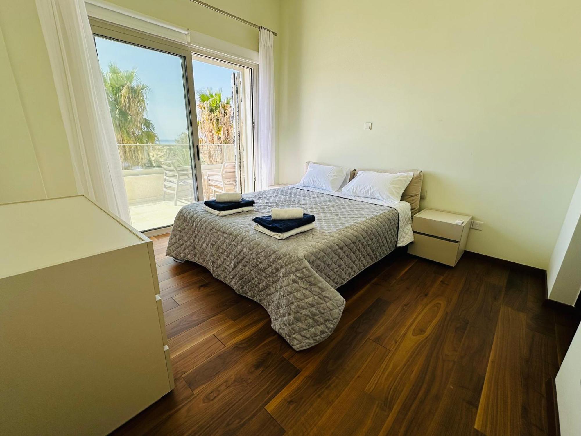 Coral Bay Beach Villa Paphos 外观 照片