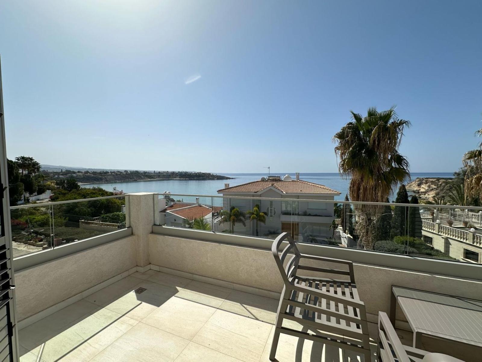 Coral Bay Beach Villa Paphos 外观 照片